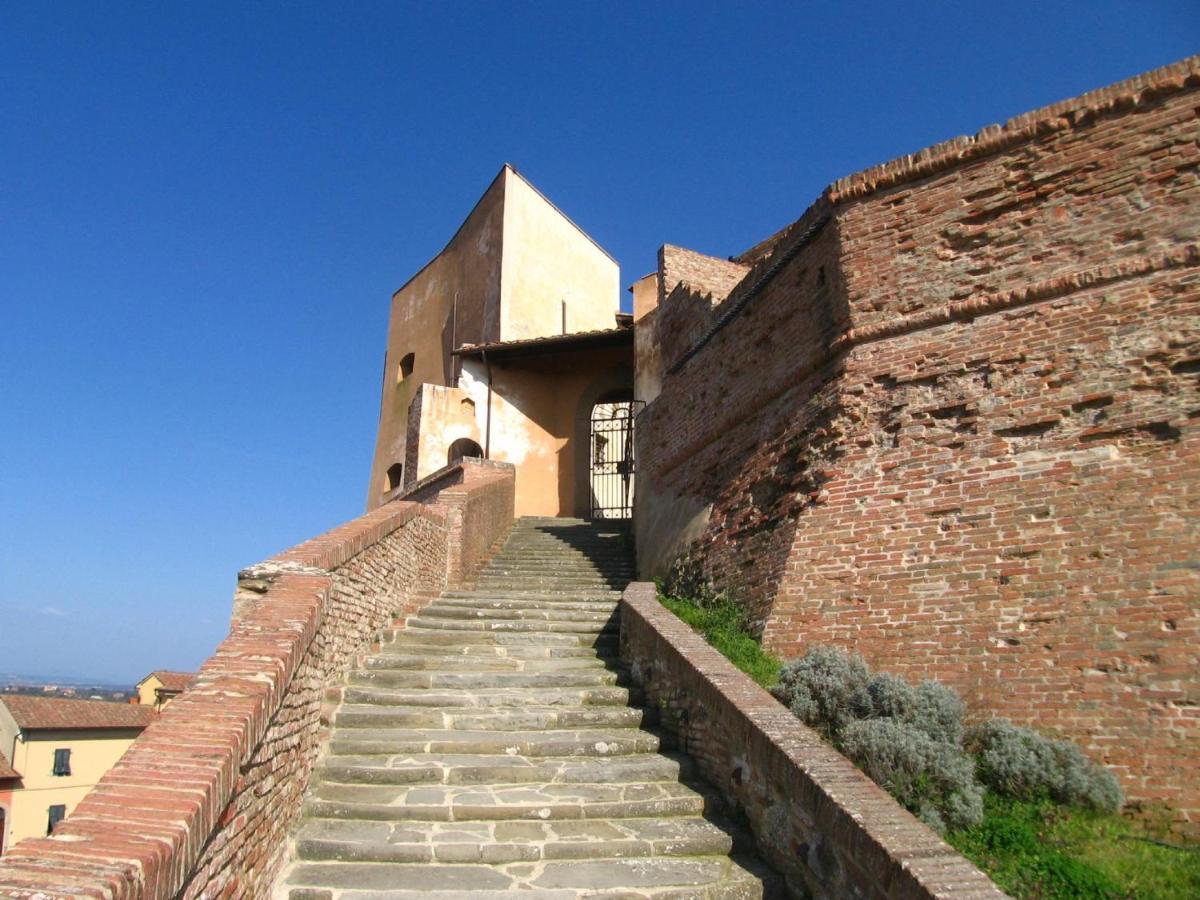 Villa Carlotta Con Piscina Lari Luaran gambar